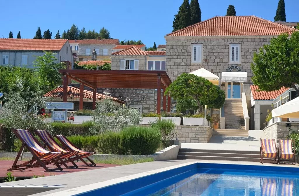 Leto na Korčuli - hotel Borik